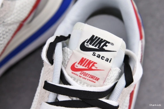 Vaporwaffle  sacai Sport Royal CV1363-100 Nike Game Fuchsia 0211